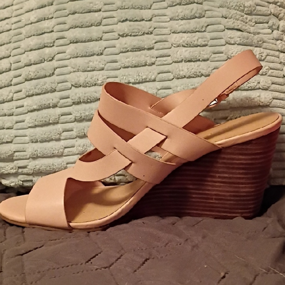 Market And Spruce Pink Wedges